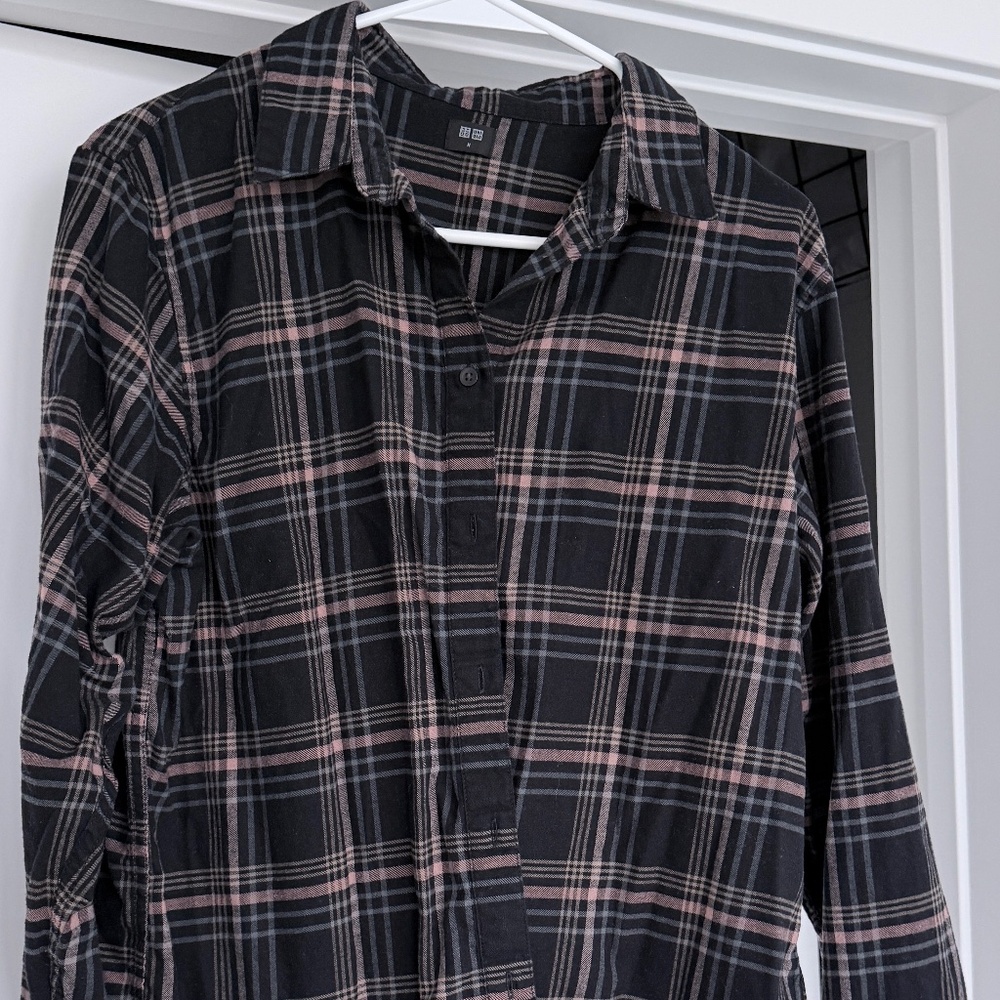 UNIQLO Soft Flannel Black Pink Plaid Blouse